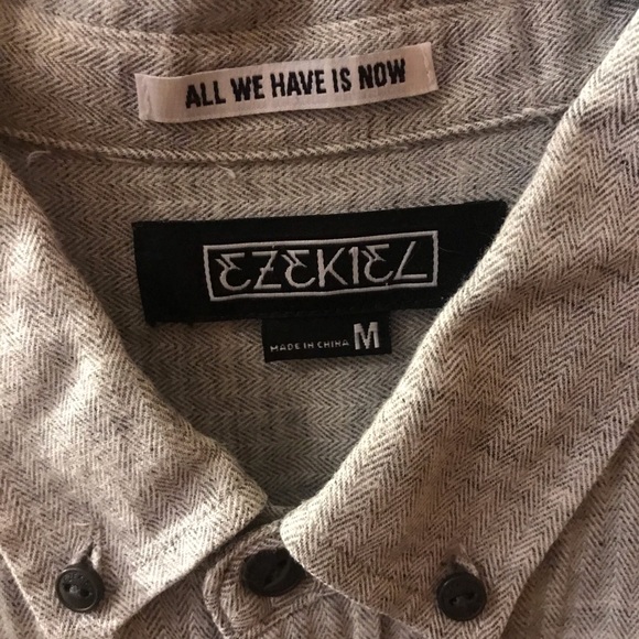 Ezekiel men’s short sleeve button down - Picture 2 of 3